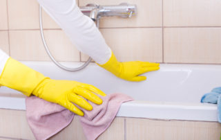 How to Clean a Bathtub
